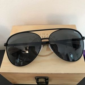 QUAY Australia Vivienne Aviator Sunglasses - Black